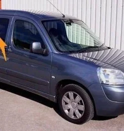 Alternative view of Partner/Berlingo O/S/F Opening Window in Privacy Tint